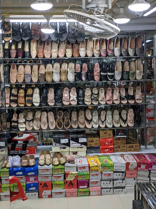Unique Shoes - Photo 2