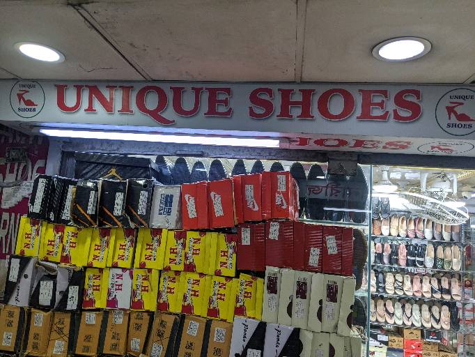 Unique Shoes - Photo 3