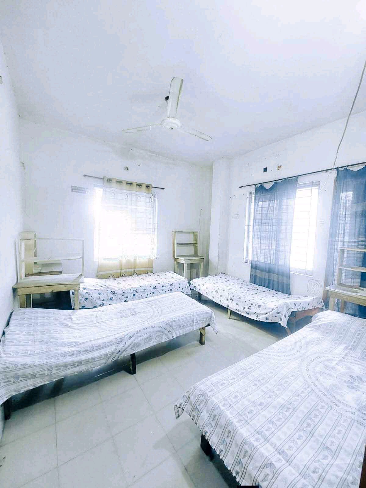 Tokyo Hostel - Mirpur -10 - Photo 3