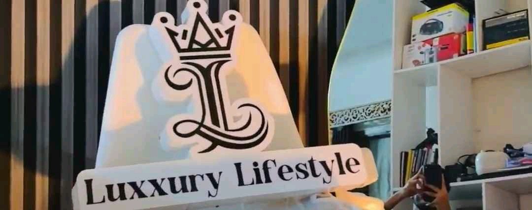 Luxxury Lifestyle - Photo 1