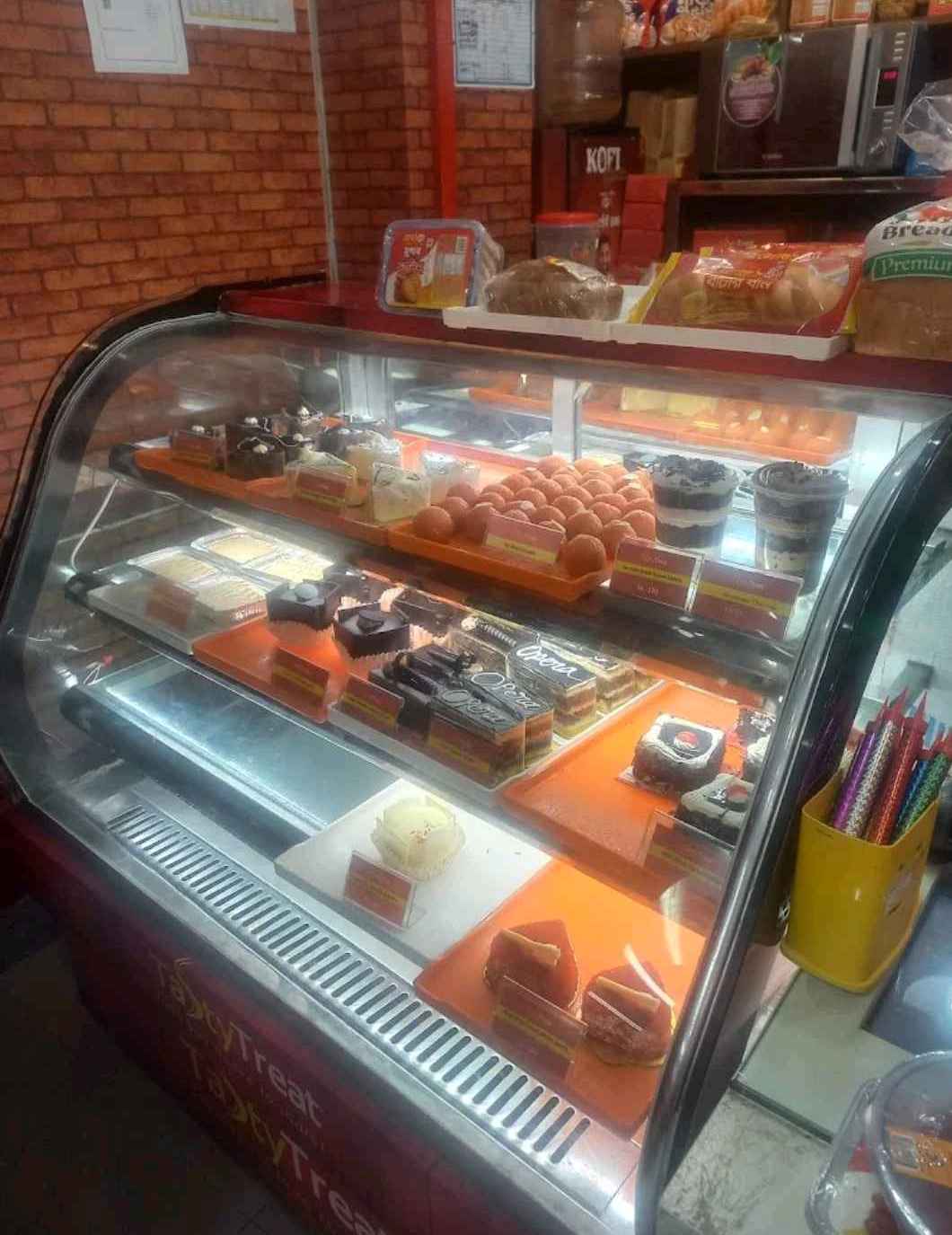 Tasty Treat  - Zoo road, Mirpur-1 - Photo 1