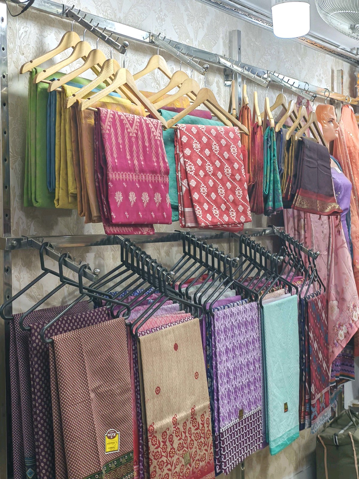 Zuhis Closet - Photo 1