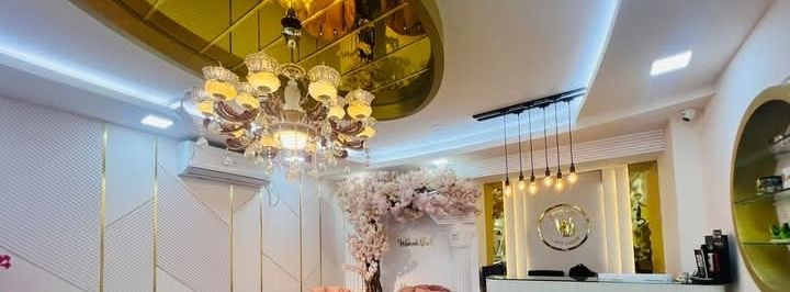 Womens Doll Beauty Lounge