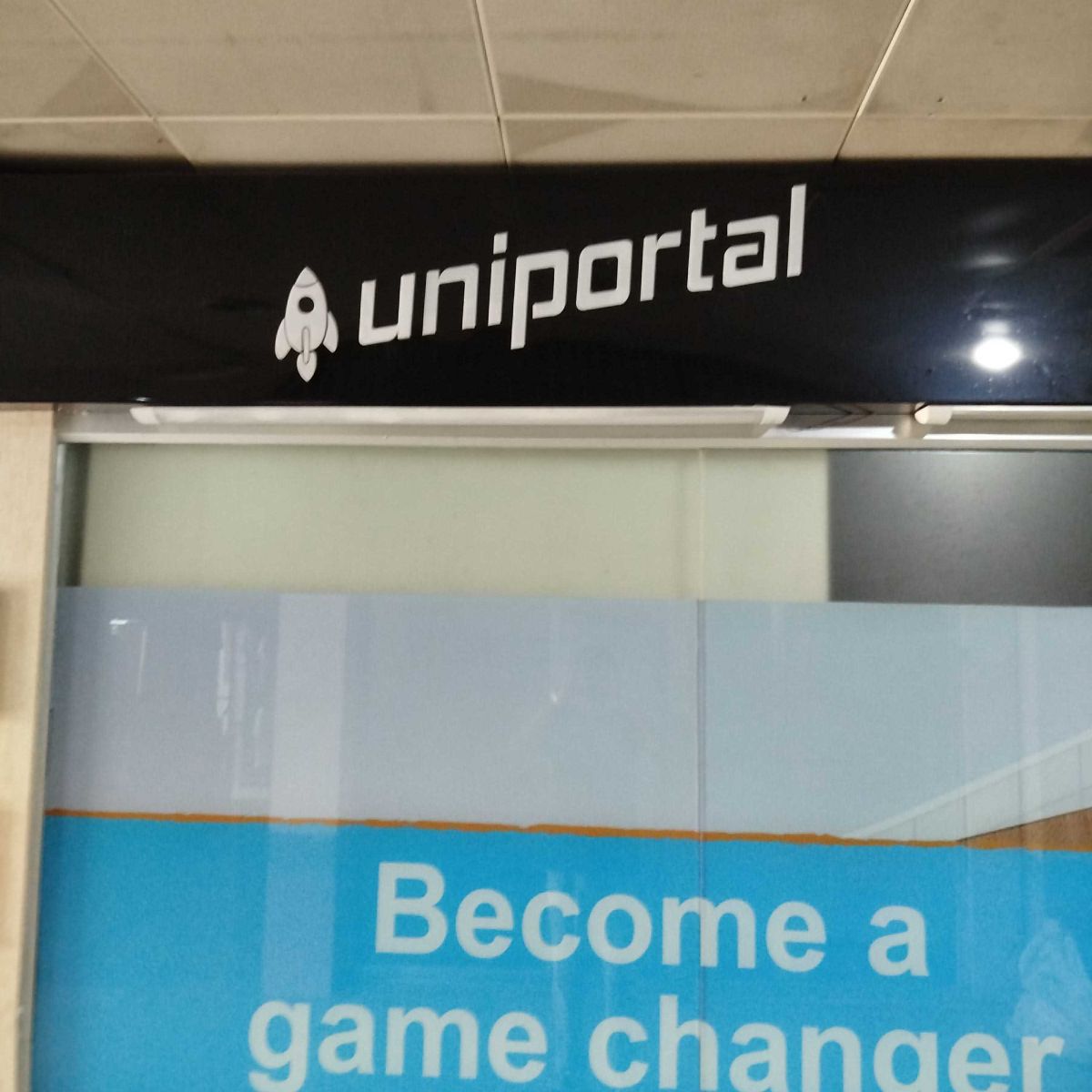 Uniportal